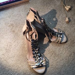 Vince Camuto Women’s Wedge Sandal, Nude, Size 7